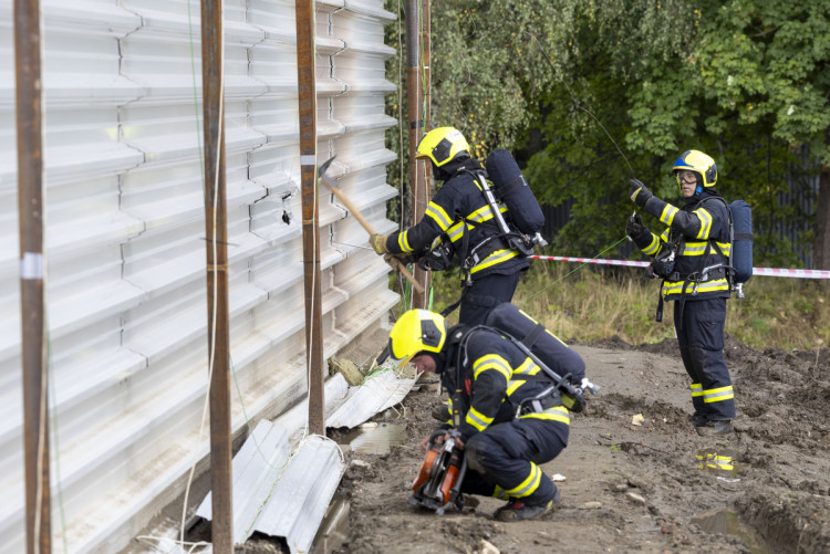 FOTOGALERIE: Masivní požár v hale. Vědci v Jeseníku testovali ocelovou stavbu