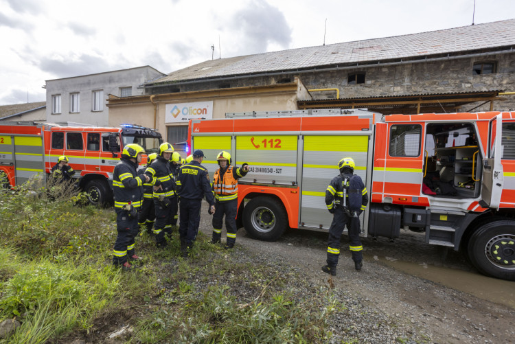 FOTOGALERIE: Masivní požár v hale. Vědci v Jeseníku testovali ocelovou stavbu