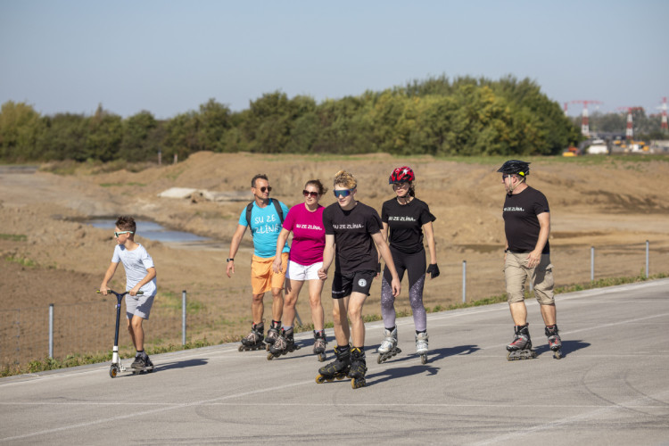 FOTOGALERIE: Davy na D1 před dokončením. Úsek u Přerova se otevřel veřejnosti