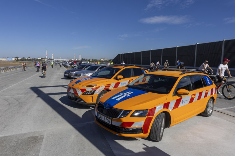 FOTOGALERIE: Davy na D1 před dokončením. Úsek u Přerova se otevřel veřejnosti