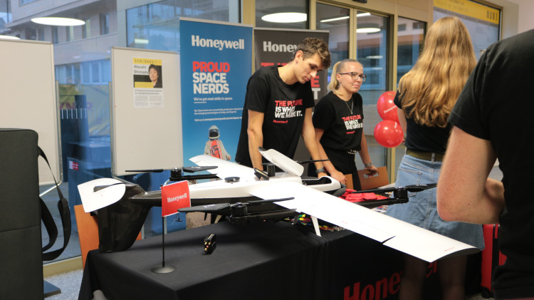 FOTO: Noc vědců v Brně navštívily stovky lidí, nejčastěji rodiny s dětmi