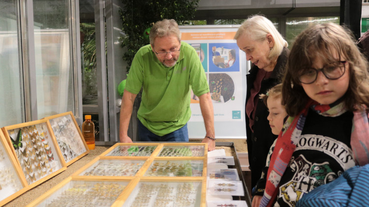 FOTO: Noc vědců v Brně navštívily stovky lidí, nejčastěji rodiny s dětmi