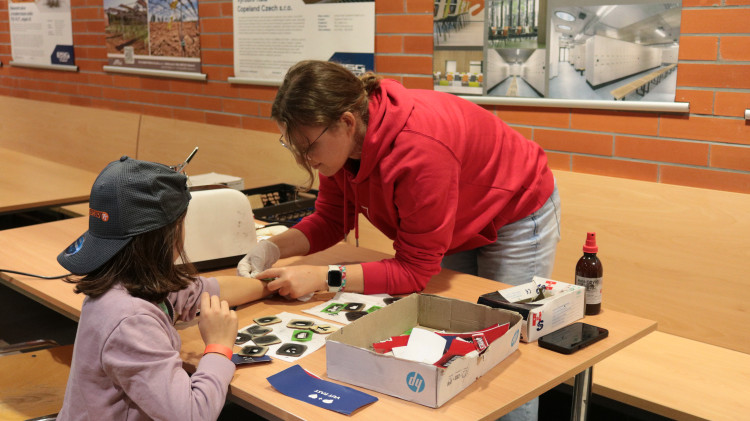 FOTO: Noc vědců v Brně navštívily stovky lidí, nejčastěji rodiny s dětmi