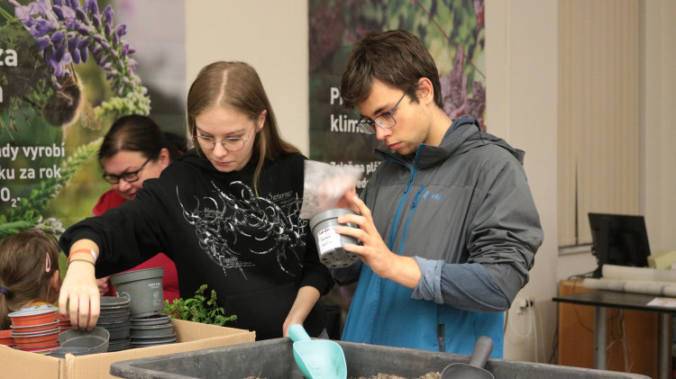FOTO: Noc vědců v Brně navštívily stovky lidí, nejčastěji rodiny s dětmi