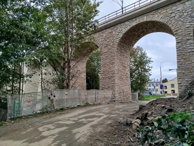 Oprava železničního viaduktu v Jihlavě