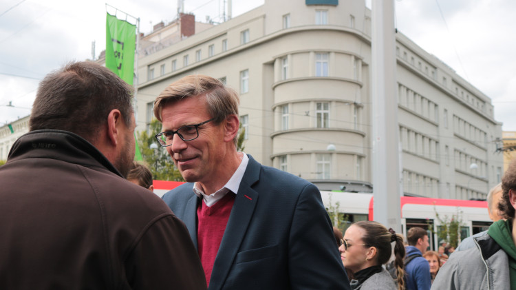 FOTO: Petr Fiala přijel tři dny před volbami do Brna na největší happening koalice