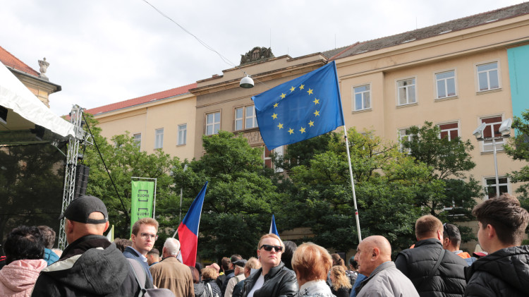 FOTO: Petr Fiala přijel tři dny před volbami do Brna na největší happening koalice
