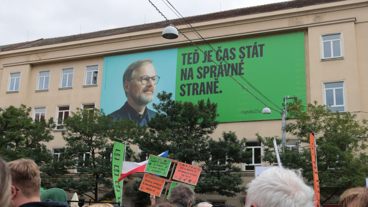 FOTO: Petr Fiala přijel tři dny před volbami do Brna na největší happening koalice