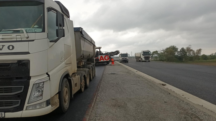 FOTOGALERIE: D1 okolo Přerova roste jako z vody