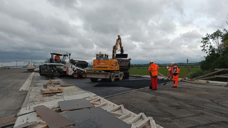 FOTOGALERIE: D1 okolo Přerova roste jako z vody