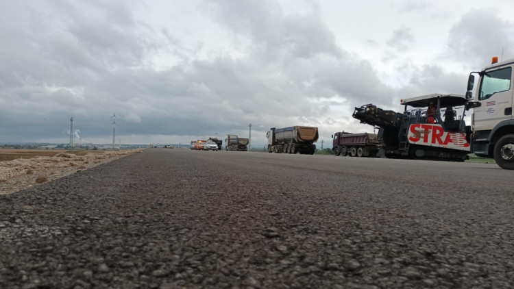 FOTOGALERIE: D1 okolo Přerova roste jako z vody