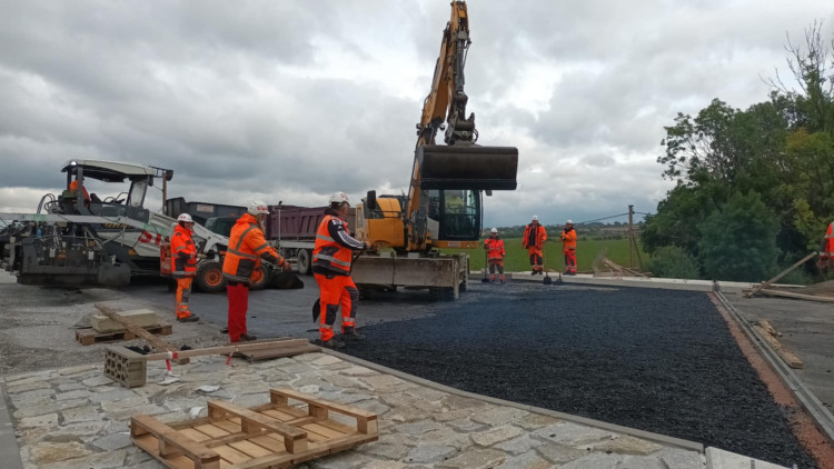 FOTOGALERIE: D1 okolo Přerova roste jako z vody