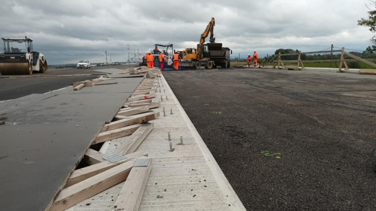 FOTOGALERIE: D1 okolo Přerova roste jako z vody