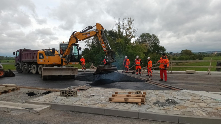 FOTOGALERIE: D1 okolo Přerova roste jako z vody