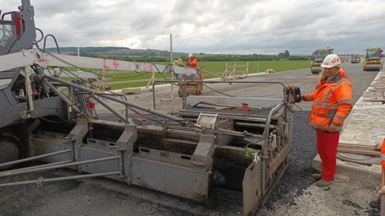 FOTOGALERIE: D1 okolo Přerova roste jako z vody