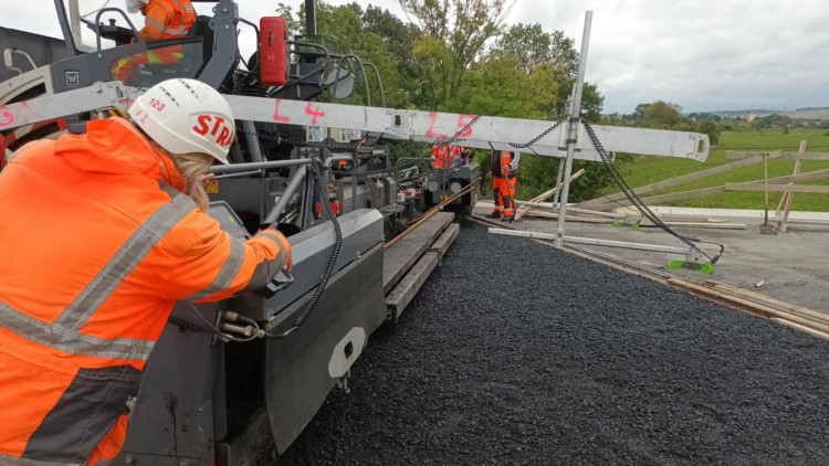 FOTOGALERIE: D1 okolo Přerova roste jako z vody