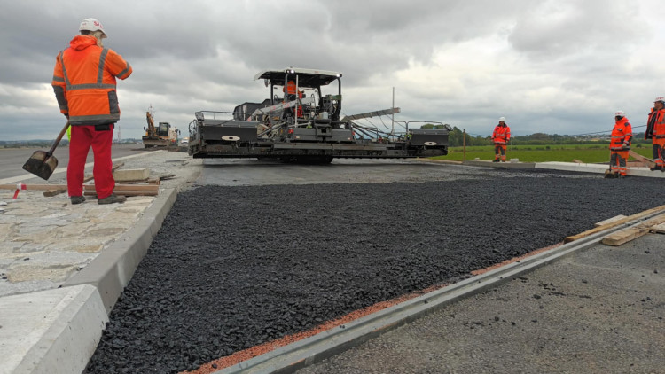 FOTOGALERIE: D1 okolo Přerova roste jako z vody