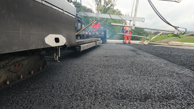 FOTOGALERIE: D1 okolo Přerova roste jako z vody