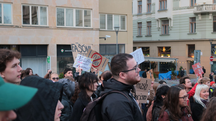 FOTOGALERIE: „Brno proti fašismu!“ skandovaly stovky demonstrantů