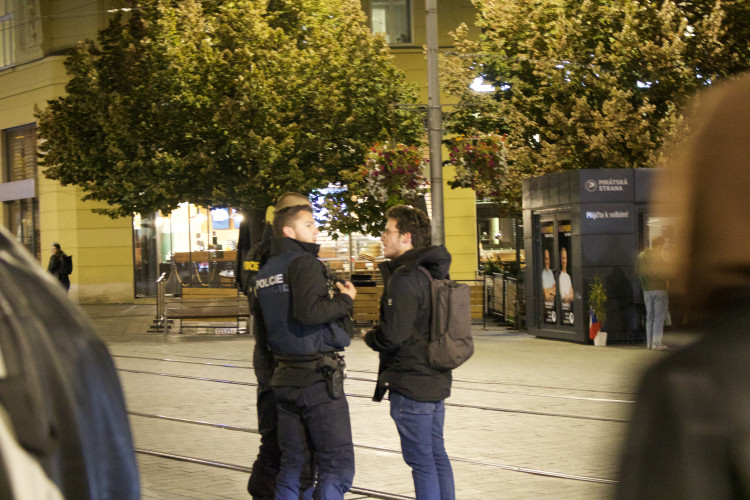 FOTO: Aktivisté protestovali na podporu Šárky, stala se nezvěstnou na cestě do Gazy