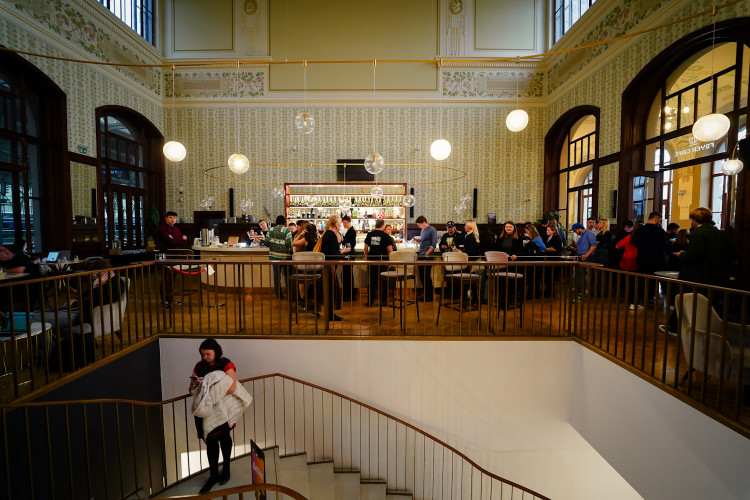 FOTOGALERIE: Podívejte se, jak to vypadalo ve volebních štábech