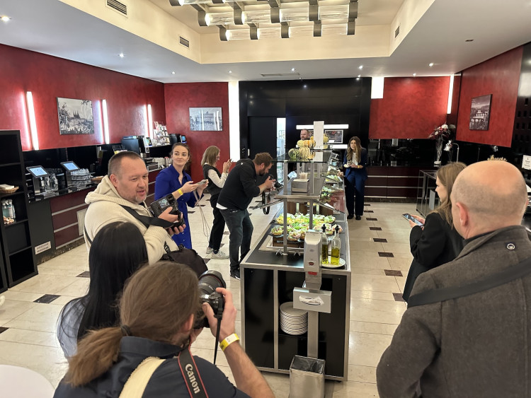 FOTOGALERIE: Podívejte se, jak to vypadalo ve volebních štábech