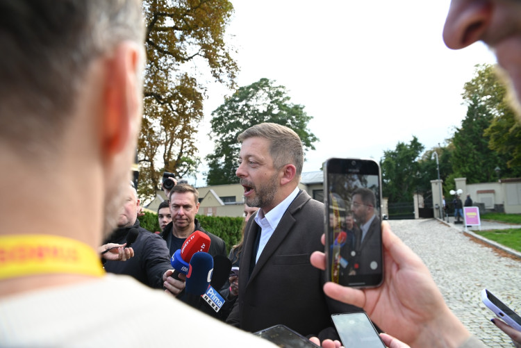 FOTOGALERIE: Podívejte se, jak to vypadalo ve volebních štábech