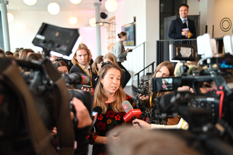 FOTOGALERIE: Podívejte se, jak to vypadalo ve volebních štábech