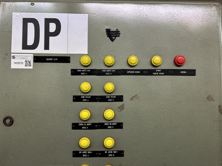 FOTOGALERIE: Baterie pro stav nouze, vlastní destilace. Podívejte, jak to vypadá v zázemí stanice metra