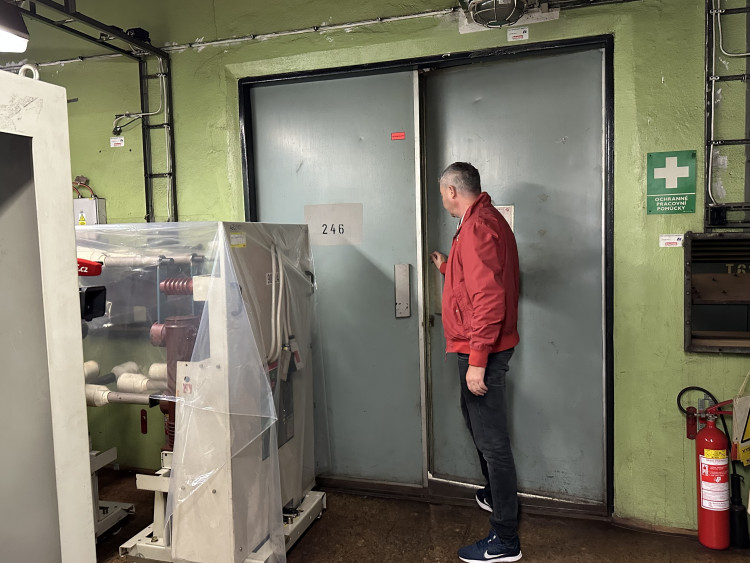 FOTOGALERIE: Baterie pro stav nouze, vlastní destilace. Podívejte, jak to vypadá v zázemí stanice metra