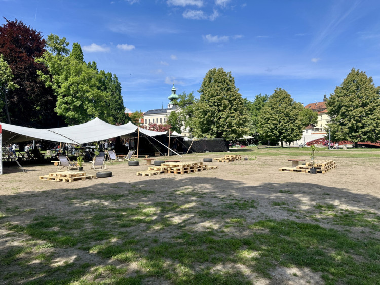 Oblíbený park při majálesu 