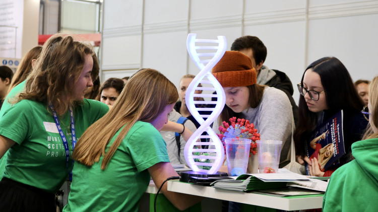 FOTOGALERIE: Veletrh Gaudeamus přilákal stovky středoškolaků