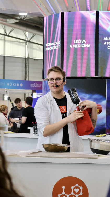 FOTOGALERIE: Veletrh Gaudeamus přilákal stovky středoškolaků