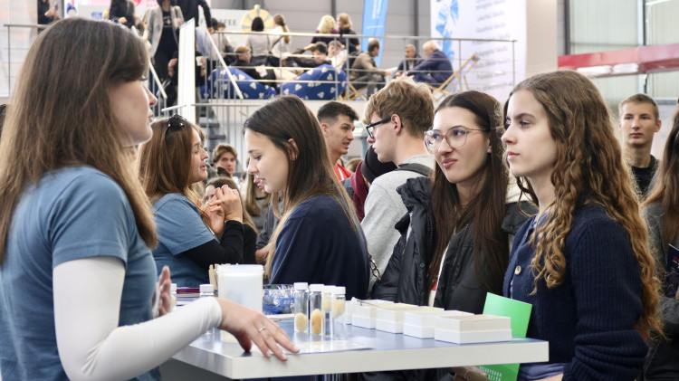FOTOGALERIE: Veletrh Gaudeamus přilákal stovky středoškolaků