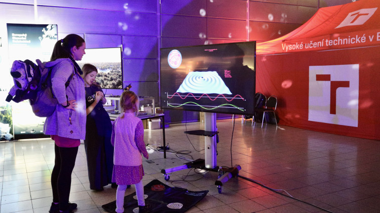 FOTOGALERIE: Prohlédněte si vesmír na výstavišti, láká Czech Space Pavilon