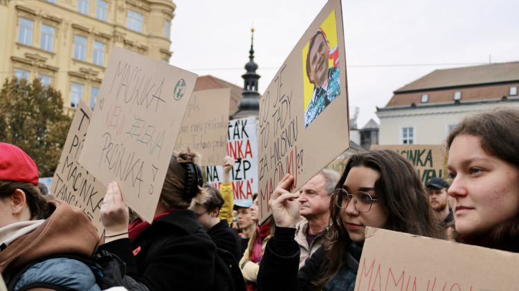 FOTO: Brno proti Macinkovi, na protest přišly stovky lidí