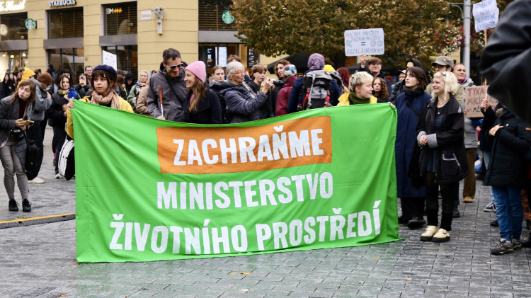 FOTO: Brno proti Macinkovi, na protest přišly stovky lidí