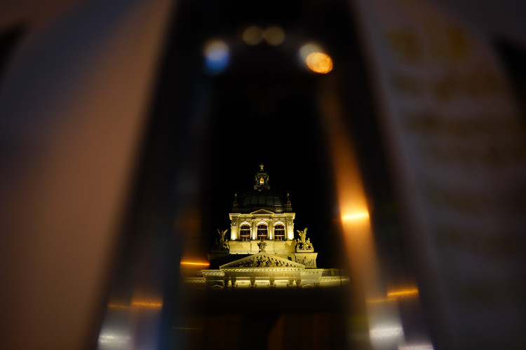 FOTOGALERIE: Čeho se bojíte? Lidé vyzvali vedení Národního muzea k vrácení ukrajinské vlajky