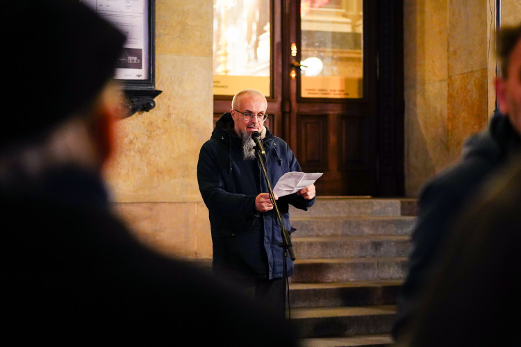 FOTOGALERIE: Čeho se bojíte? Lidé vyzvali vedení Národního muzea k vrácení ukrajinské vlajky