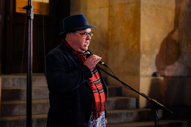 FOTOGALERIE: Čeho se bojíte? Lidé vyzvali vedení Národního muzea k vrácení ukrajinské vlajky