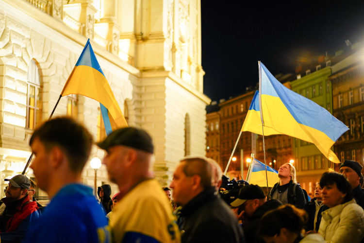FOTOGALERIE: Čeho se bojíte? Lidé vyzvali vedení Národního muzea k vrácení ukrajinské vlajky