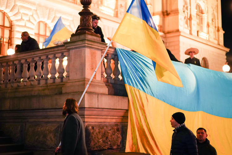 FOTOGALERIE: Čeho se bojíte? Lidé vyzvali vedení Národního muzea k vrácení ukrajinské vlajky