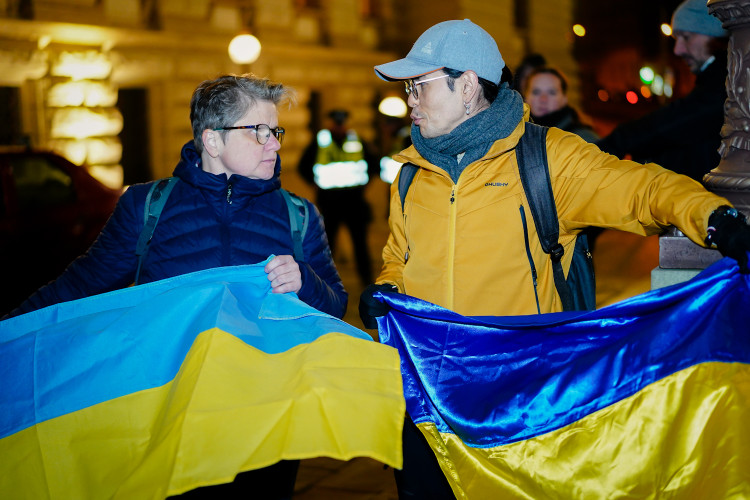 FOTOGALERIE: Čeho se bojíte? Lidé vyzvali vedení Národního muzea k vrácení ukrajinské vlajky
