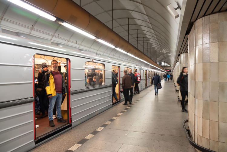 FOTOGALERIE: Na oslavu čtyřicetiletého výročí jezdila na lince metra B historická souprava