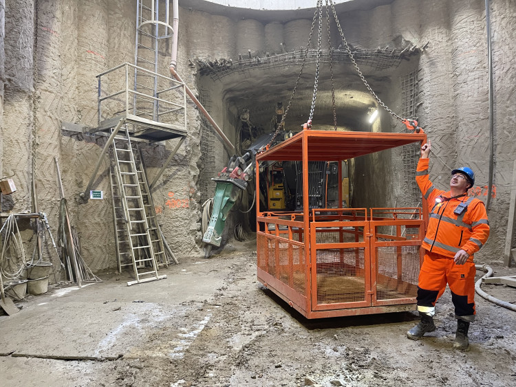 Hranice 100 metrů překonána. Pokračuje ražba průzkumné štoly tunelu Vinohrady