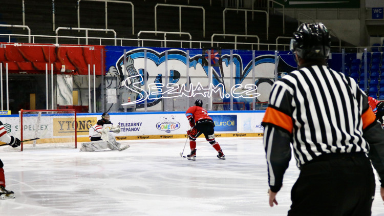 FOTO: Benefiční hokejové utkání proti Univerzitě obrany vyhrálo VUT 7:6