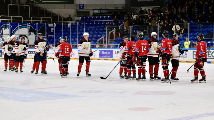 FOTO: Benefiční hokejové utkání proti Univerzitě obrany vyhrálo VUT 7:6