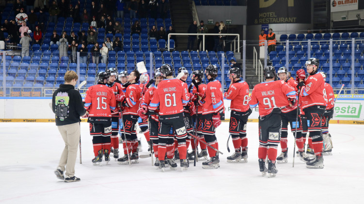 FOTO: Benefiční hokejové utkání proti Univerzitě obrany vyhrálo VUT 7:6