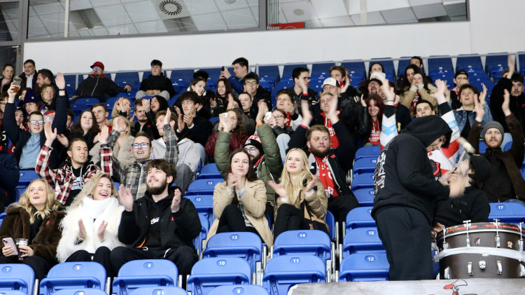 FOTO: Benefiční hokejové utkání proti Univerzitě obrany vyhrálo VUT 7:6