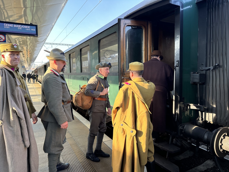 FOTOGALERIE: Vzpomínková jízda legionářů